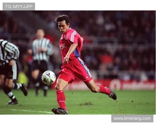 中国帅气足球明星盘点他们的魅力与成就引领球迷热潮