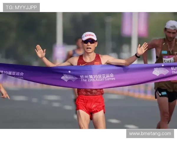 亚运会特别报道：重庆羽毛球队拼搏历程与荣耀时刻的背后故事