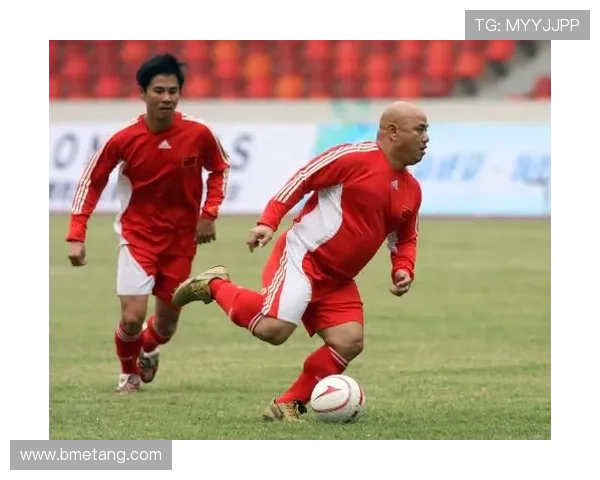亚洲足球巨星排行榜揭晓谁是当今最强球员的巅峰之争