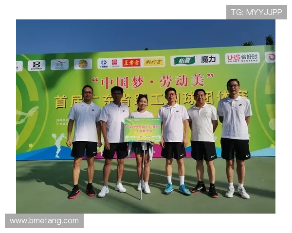 深圳网球队在洲际杯中的默契配合展现团队实力与拼搏精神