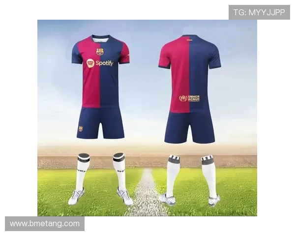 两位足球明星的秋衣号码背后故事与球场传奇揭秘